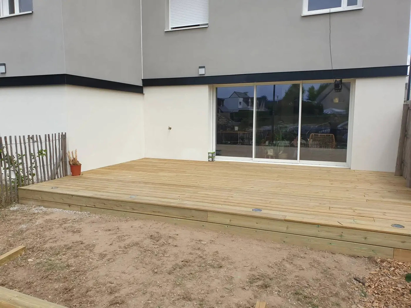 Réalisation d'une Terrasse en Pin autoclave sur Vannes.